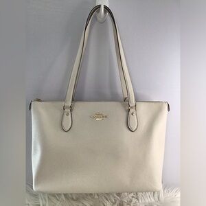 Coach Woman’s Gallery Leather Gold Chalk Tote Handbag CH285 NWOT